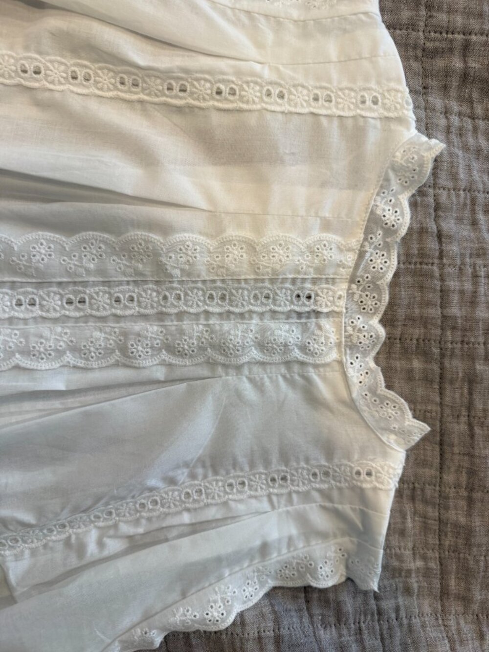 White Embroidered Lace Button Up Tank Top size M - Picture 5 of 7